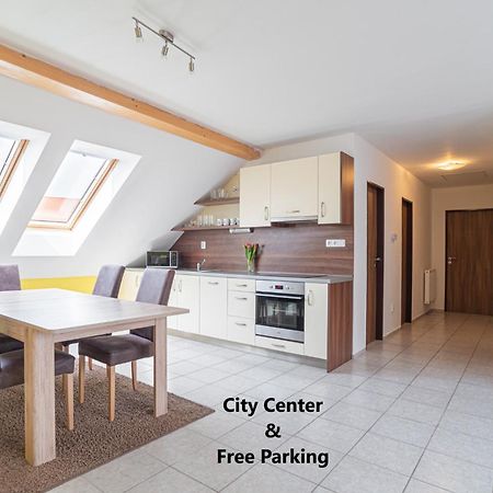 Saeli Apartments Mikulov Eksteriør billede